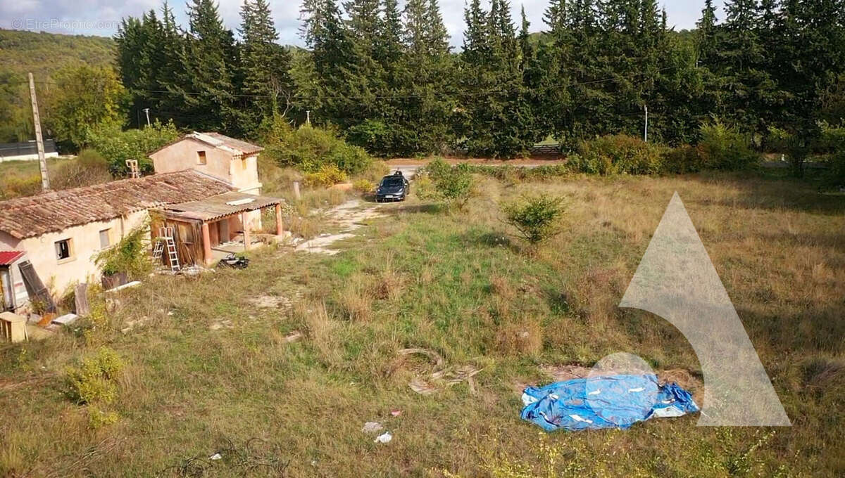 Terrain à VILLECROZE