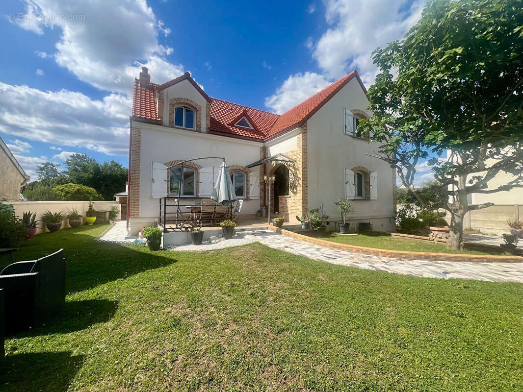 Maison à EVRY-GREGY-SUR-YERRE