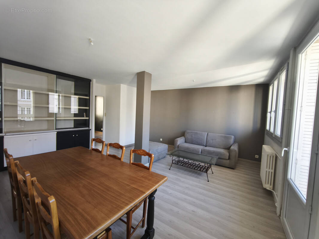 Appartement à SAINT-ETIENNE