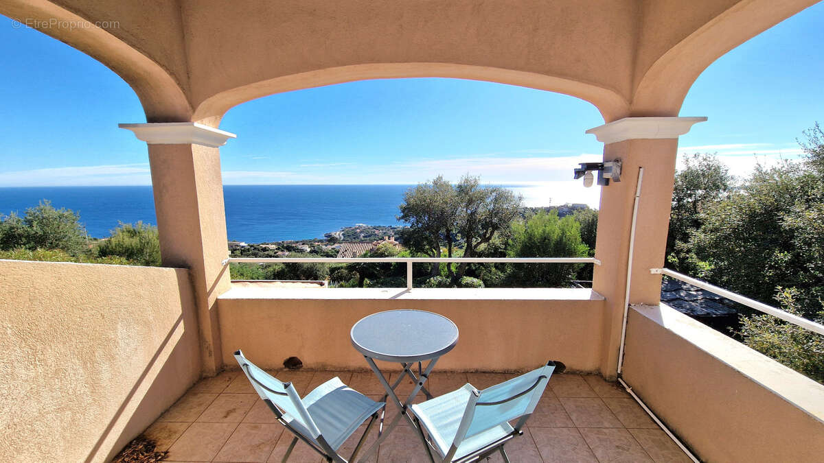 Maison à LES ISSAMBRES