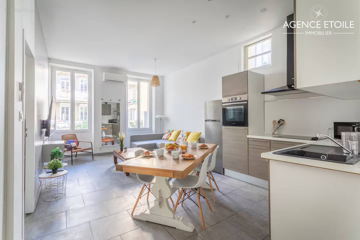 Appartement à MARSEILLE-1E