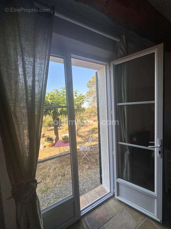 Villa provençale sur plus de 7 000 m² de terrain - photo 10