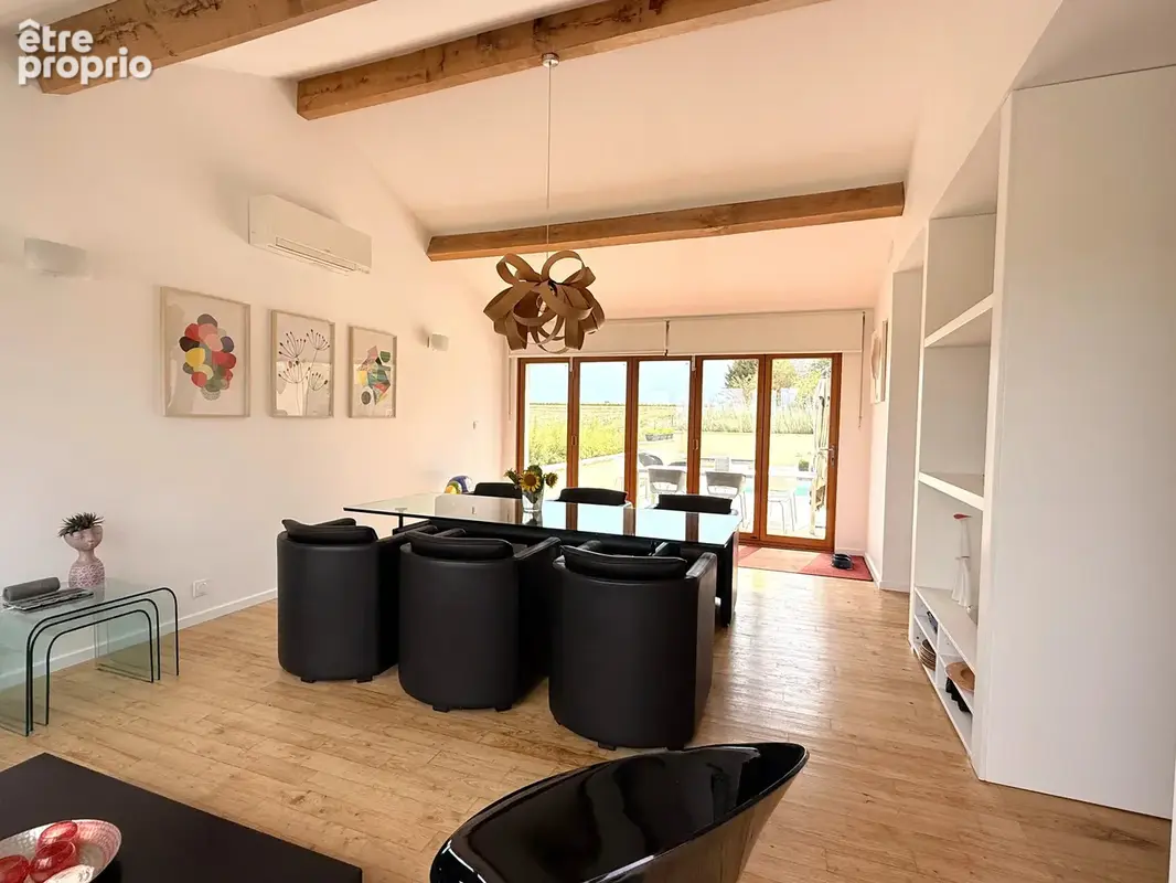Exceptionnelle maison en pierre rénovée avec quatre chambres et piscine chauffée - photo 4