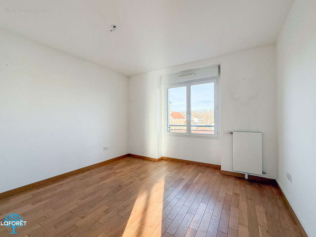 Appartement à SAINTE-GENEVIEVE-DES-BOIS