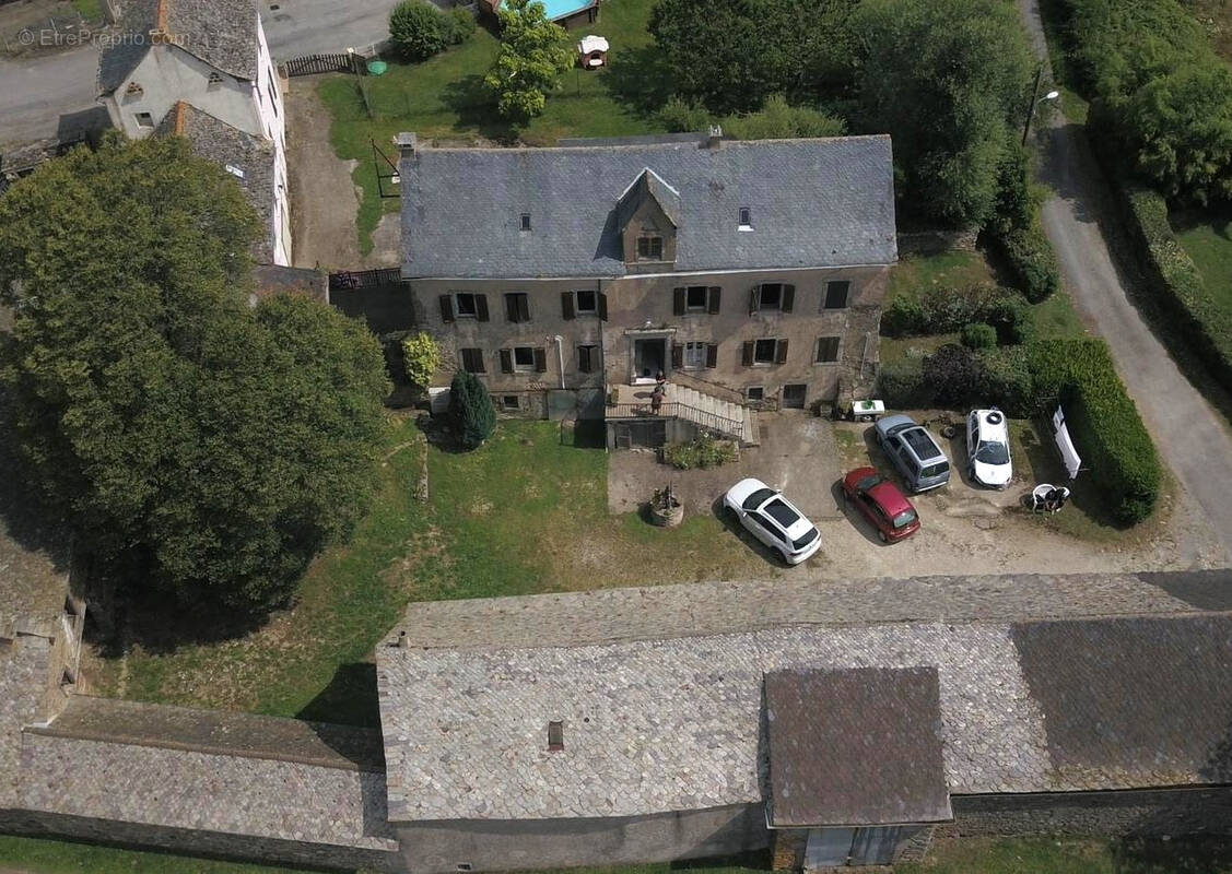 Maison à PREVINQUIERES