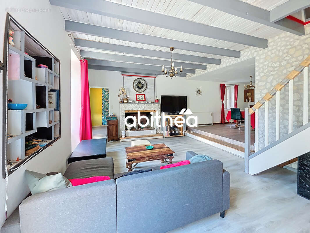 Ensemble immobilier  charentaise 148 m2  4 chambres  gite independant 75 m2  barzan - photo 10