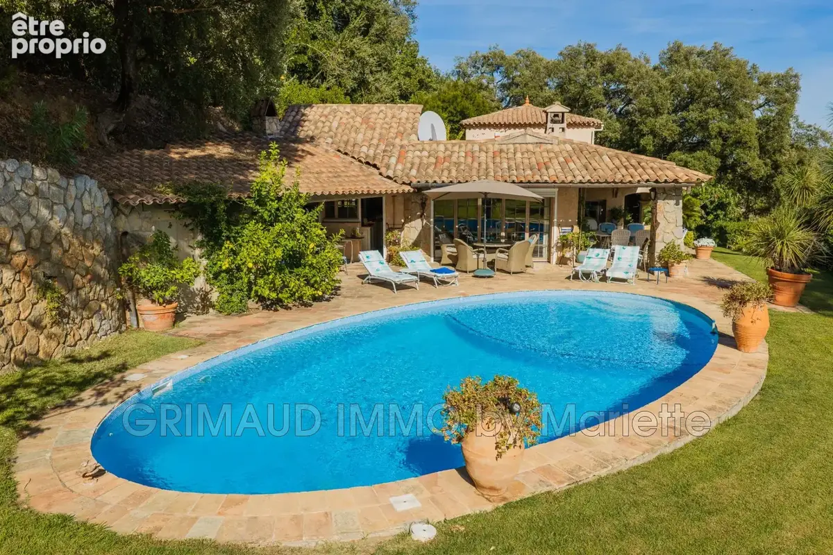 Maison à LA GARDE-FREINET