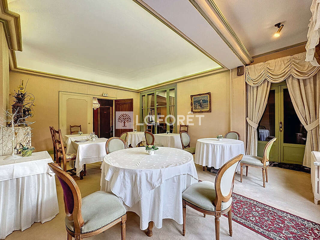 Maison à QUIEVRECHAIN