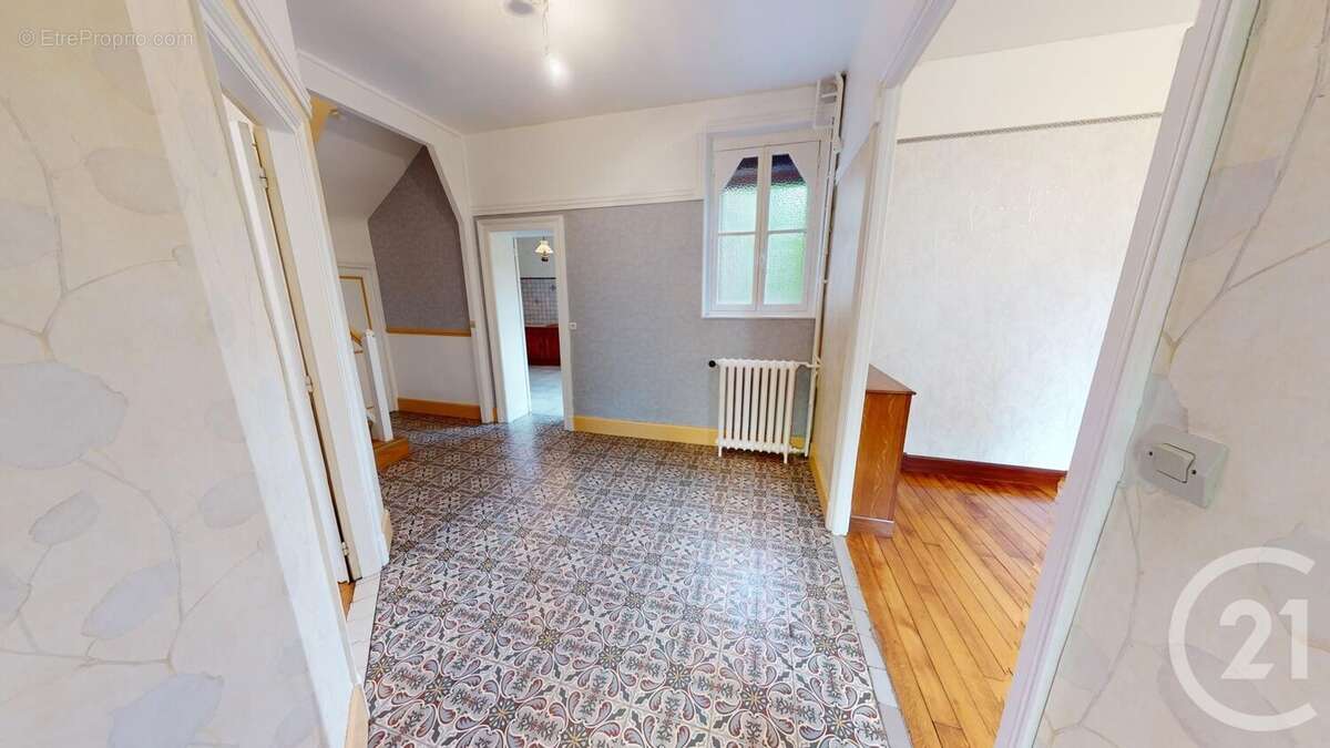 Maison à SAINT-QUENTIN