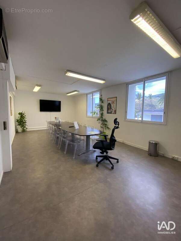 Photo 2 - Commerce à LA POSSESSION