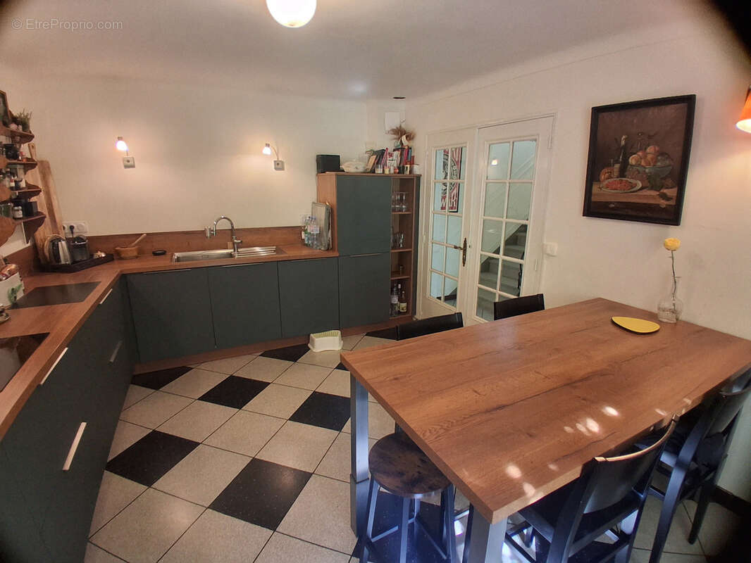 Maison à FONTVIEILLE