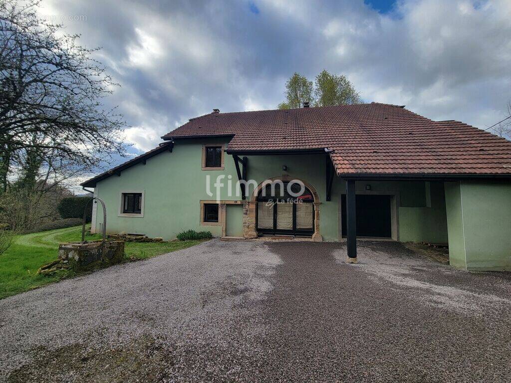Maison à FRAHIER-ET-CHATEBIER