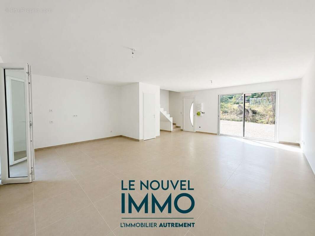 Maison 91 m² à Rognac  - photo 8