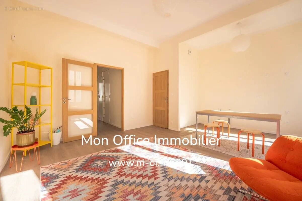 Appartement à MARSEILLE-1E