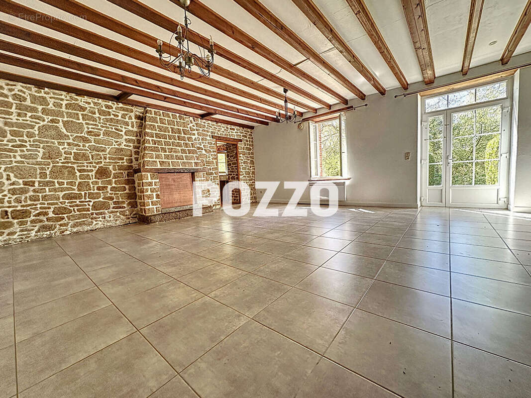 A Vendre - Le Val Saint Père - Ensemble immobilier 20 pièce(s) 450 m² - Terrain de 38000 m² libre de tout bail - photo 7