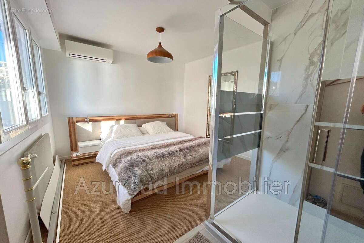 Appartement à VALLAURIS