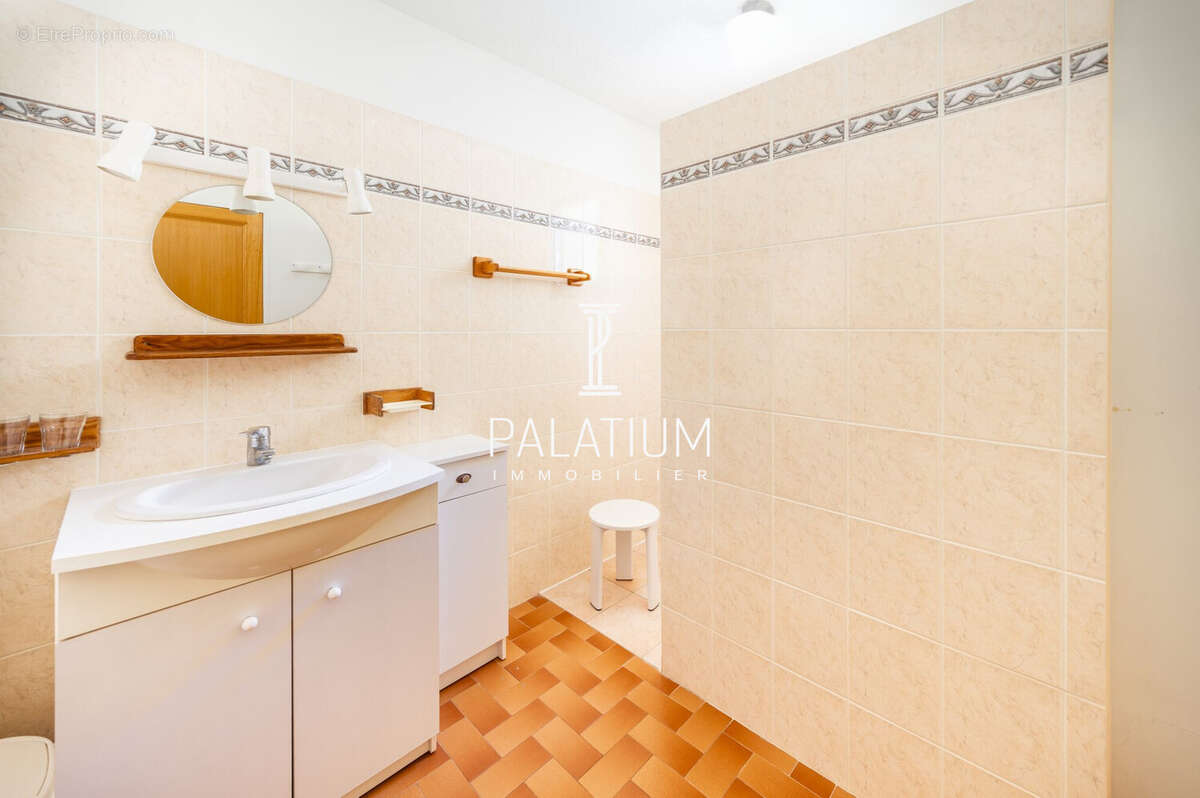 Appartement 51 m² à Greoux-Les-Bains  - photo 8