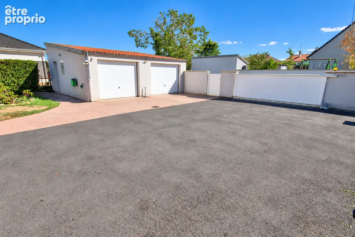 Maison 6 pièce(s) 135 m2 - YZEURE - photo 12