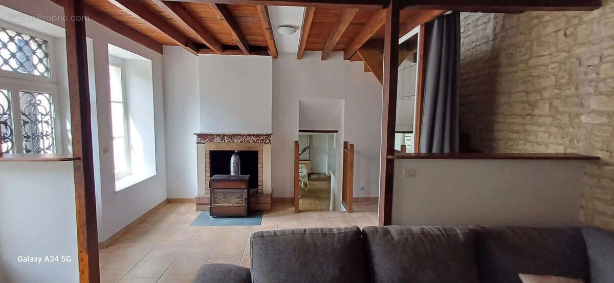 Maison à MOULINS-EN-TONNERROIS
