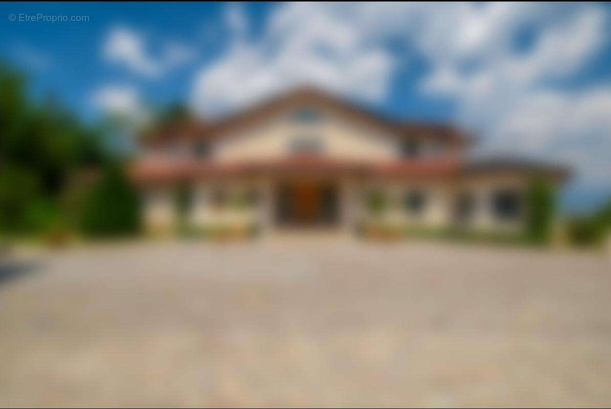 Maison à CHENS-SUR-LEMAN