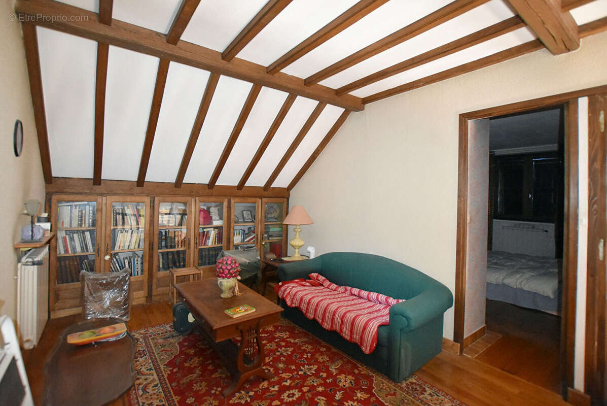 Maison à COMMELLE-VERNAY