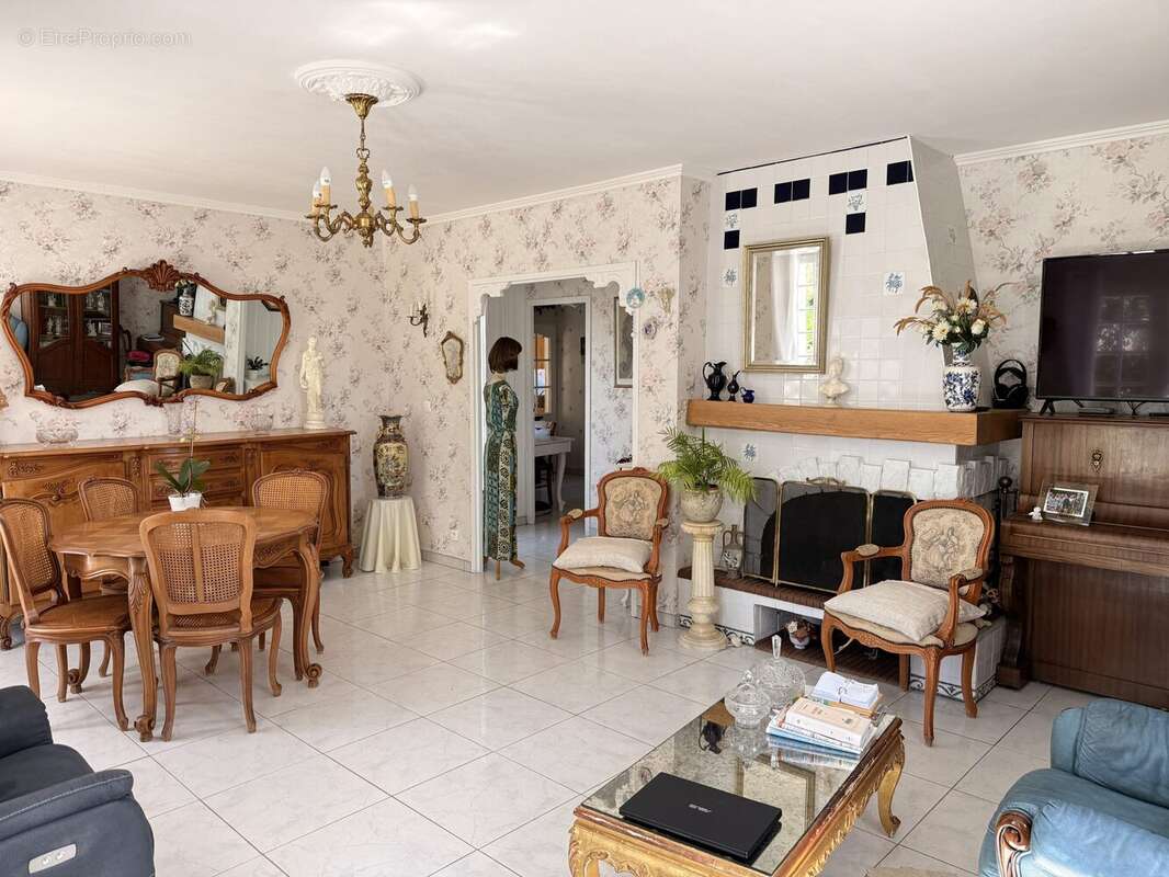 Maison 95 m² à Thaims  - photo 3