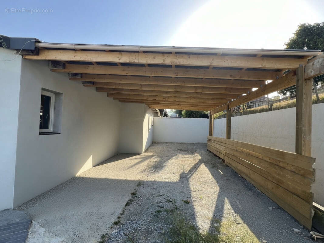 Maison à SAUVAGNON