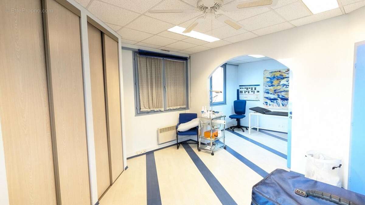 Local professionnel (ou appartement) 113m2 hyper centre Colmar - photo 8