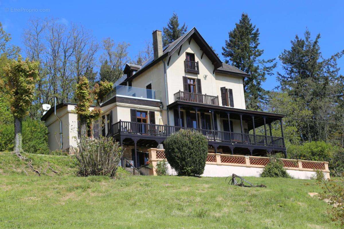 Maison à LA CELLE-EN-MORVAN