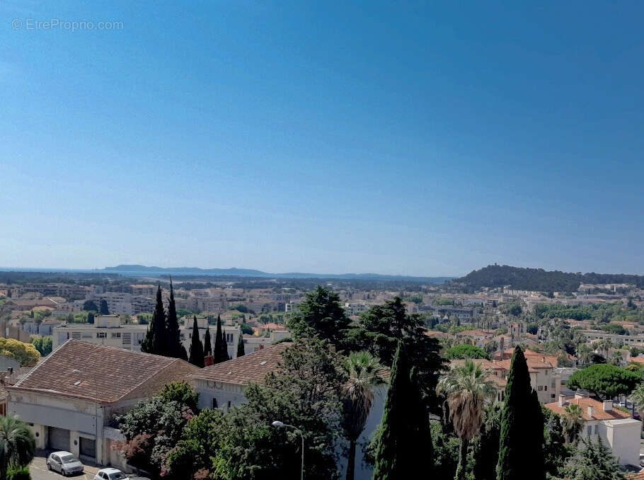 Appartement à HYERES