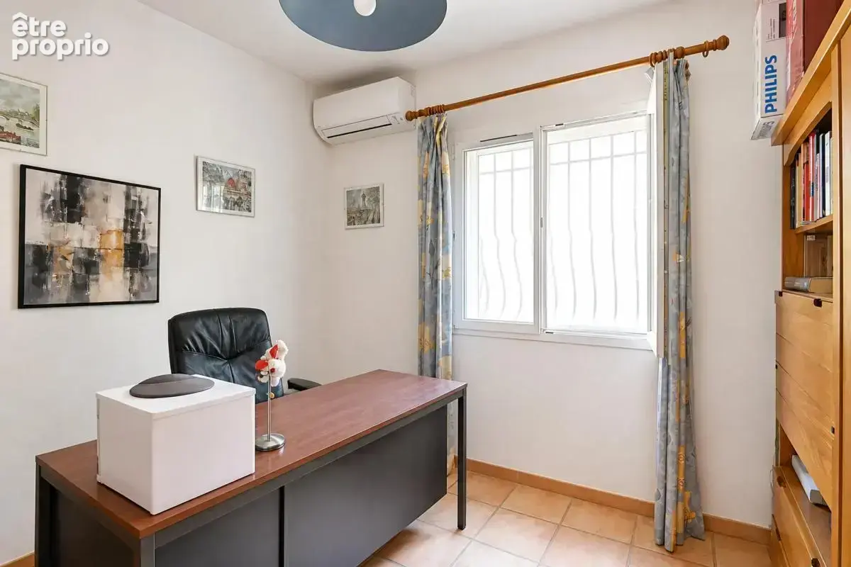 Maison de 6 pièces de 160 m² à Rodilhan - photo 9