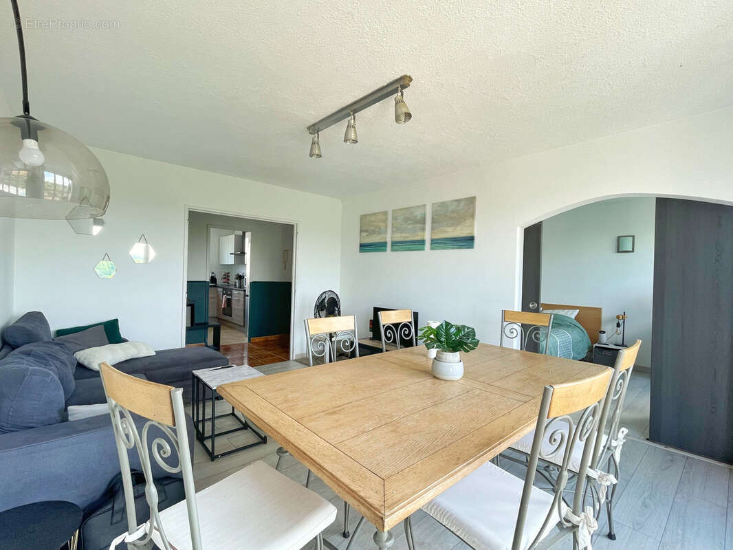 Appartement à PIERRE-BENITE
