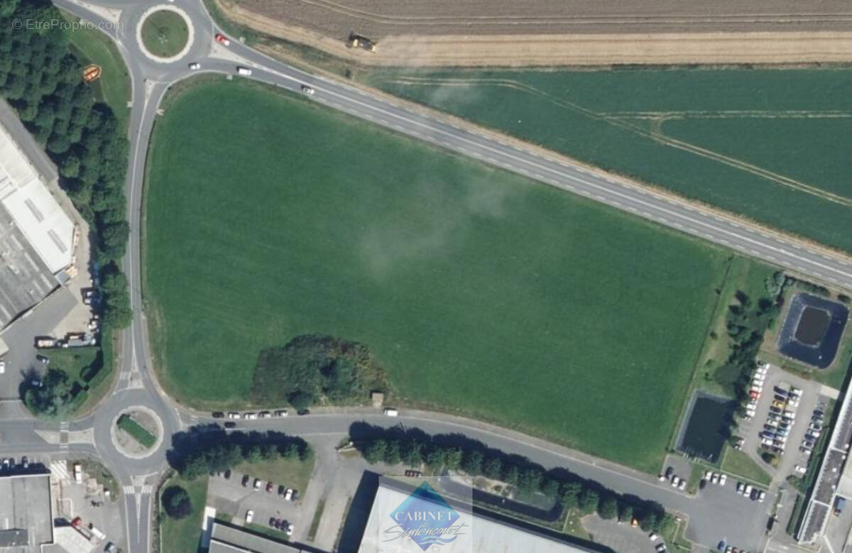 Terrain à FEUQUIERES-EN-VIMEU