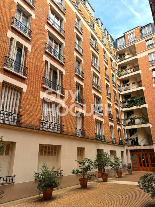 Appartement à PARIS-12E