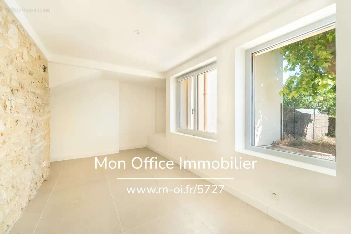 Appartement à VENELLES