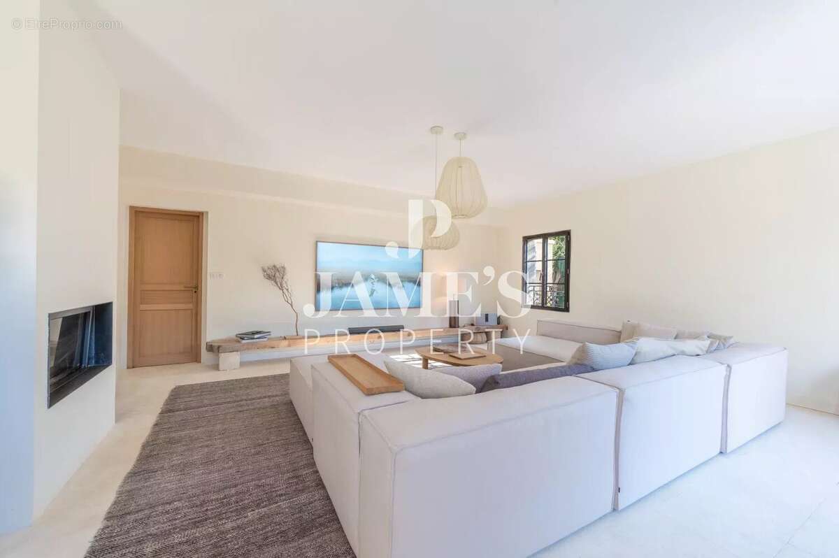 Maison 298 m² à Paradou  - photo 6