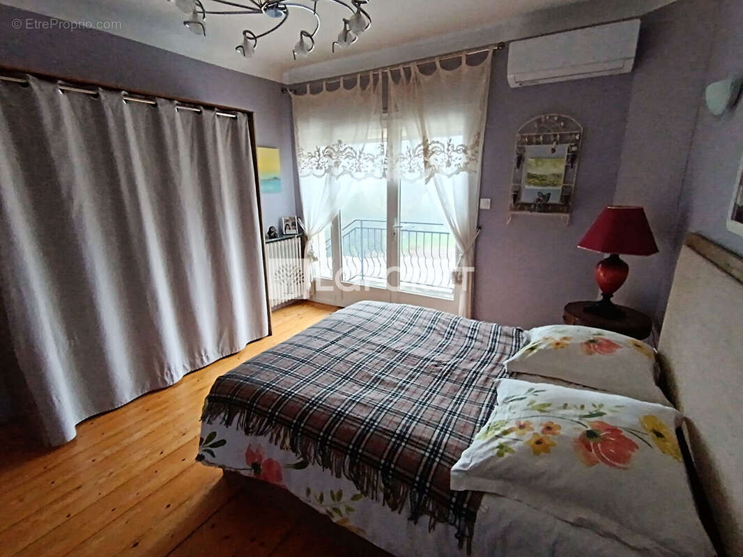 Maison à SAINT-NICOLAS-DE-LA-GRAVE