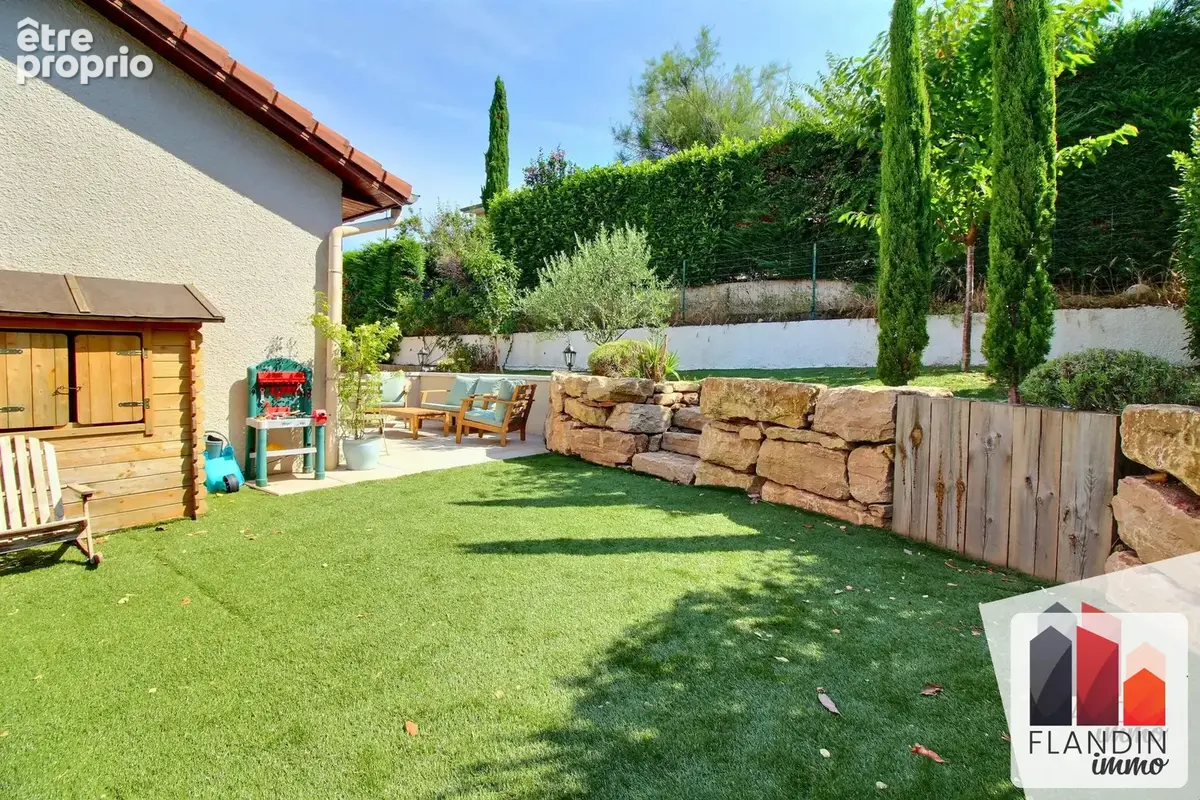 Maison 6 pièces 114 m² à vendre à Grigny (69520) - photo 2