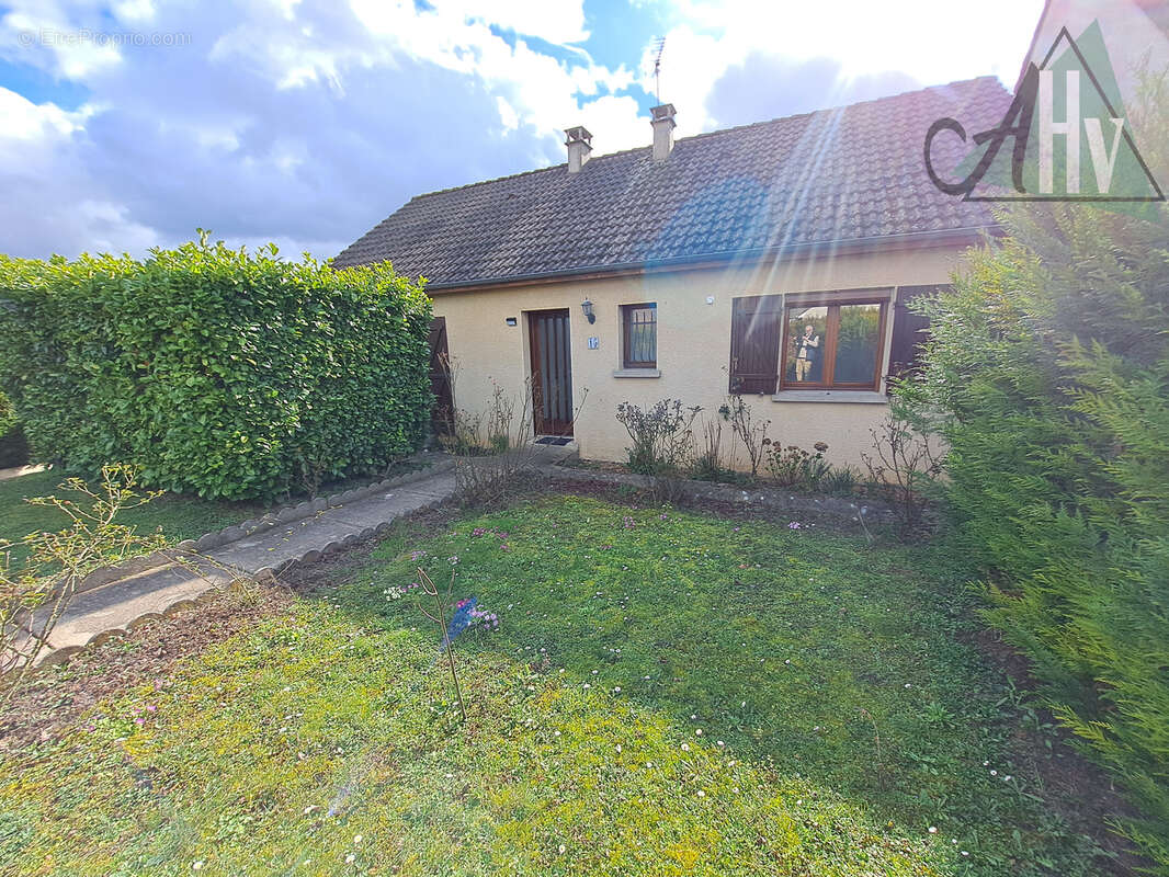 Maison à MALAY-LE-GRAND