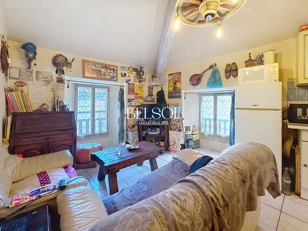 Maison à SAINT-LAURENT-DE-CERDANS