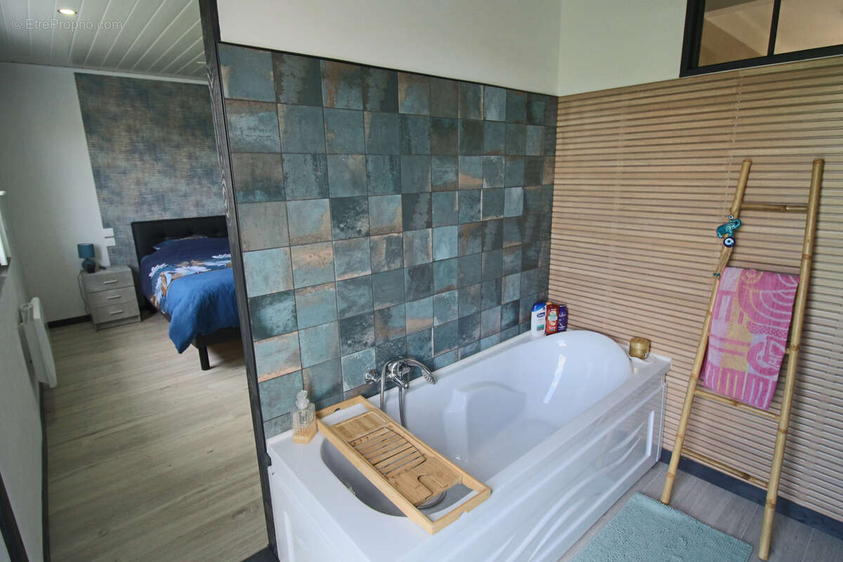 Maison à PUY-L&#039;EVEQUE