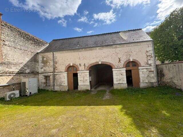 Immeuble de caractère en plein cœur de Romorantin-Lanthenay - photo 2