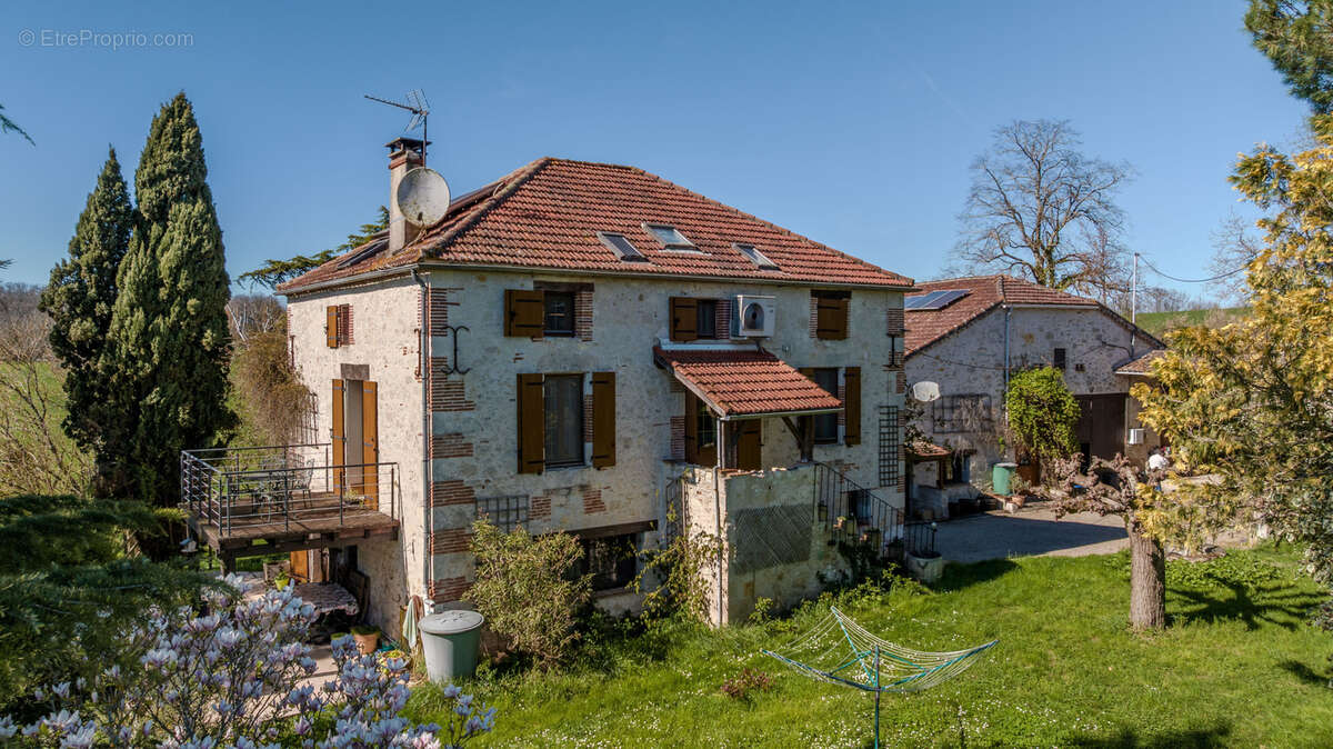 Maison à CASTELSAGRAT