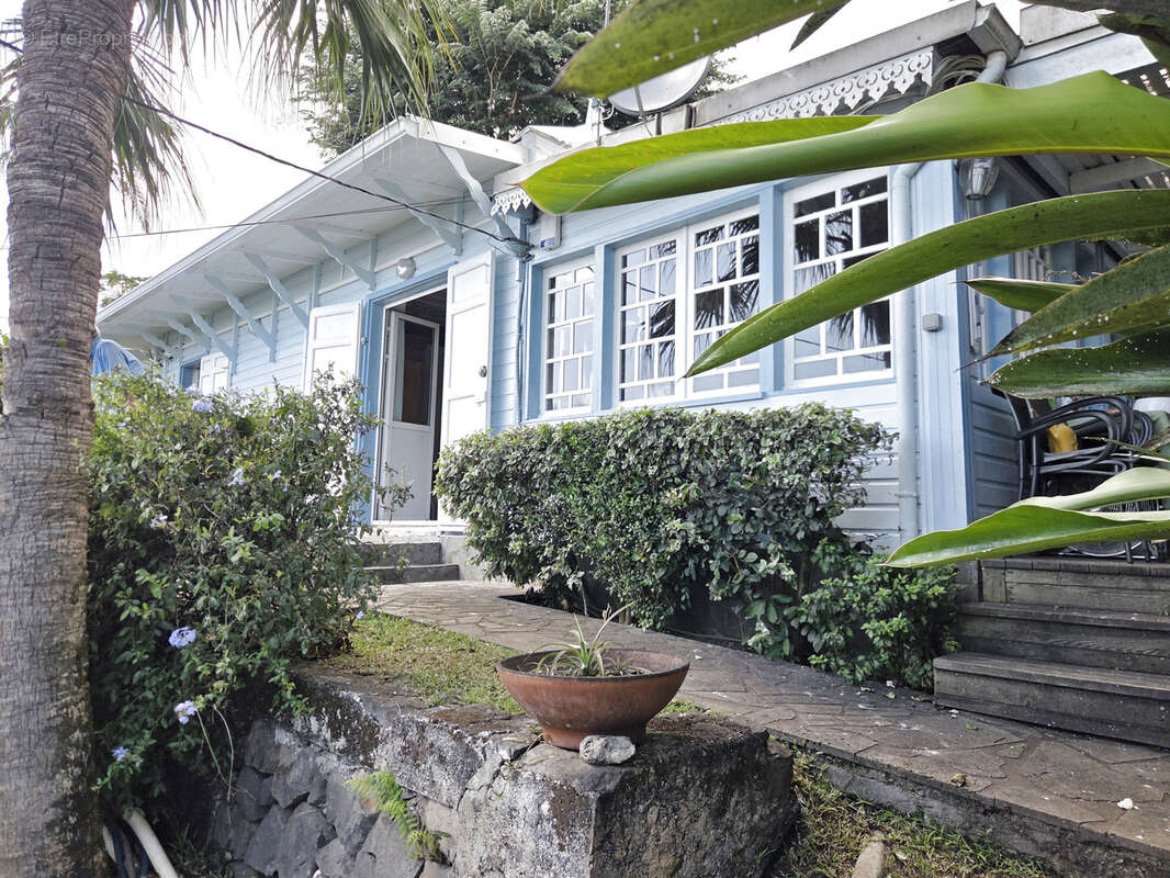 A vendre à La Montagne, villa créole F4-5 + bungalow - photo 4