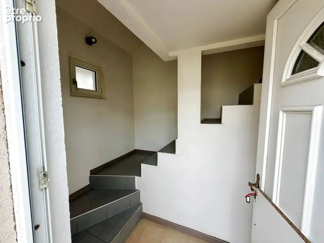Vente maison de ville, 2 pièces, petit terrain lure centre ville - photo 5