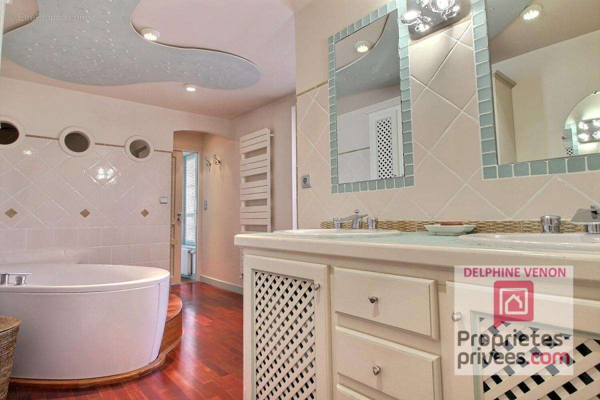Exclusivité - Maison prestige avec beaucoup de cachet à 2 pas des commerces, du parc et de la Loire à Chateauneuf Sur Loire - photo 8