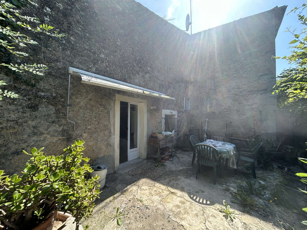 Maison à SAINTE-CROIX-DU-MONT