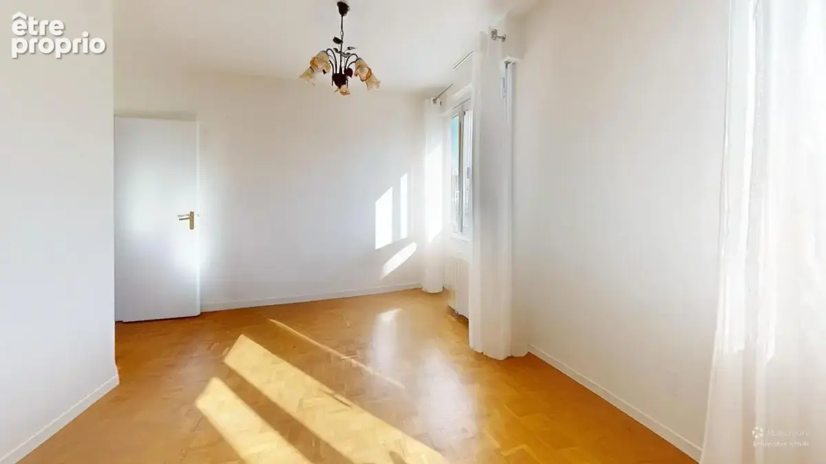 Appartement T3 de 77 m² À Vendre avec balcon, cave et box fermé inclus - photo 11