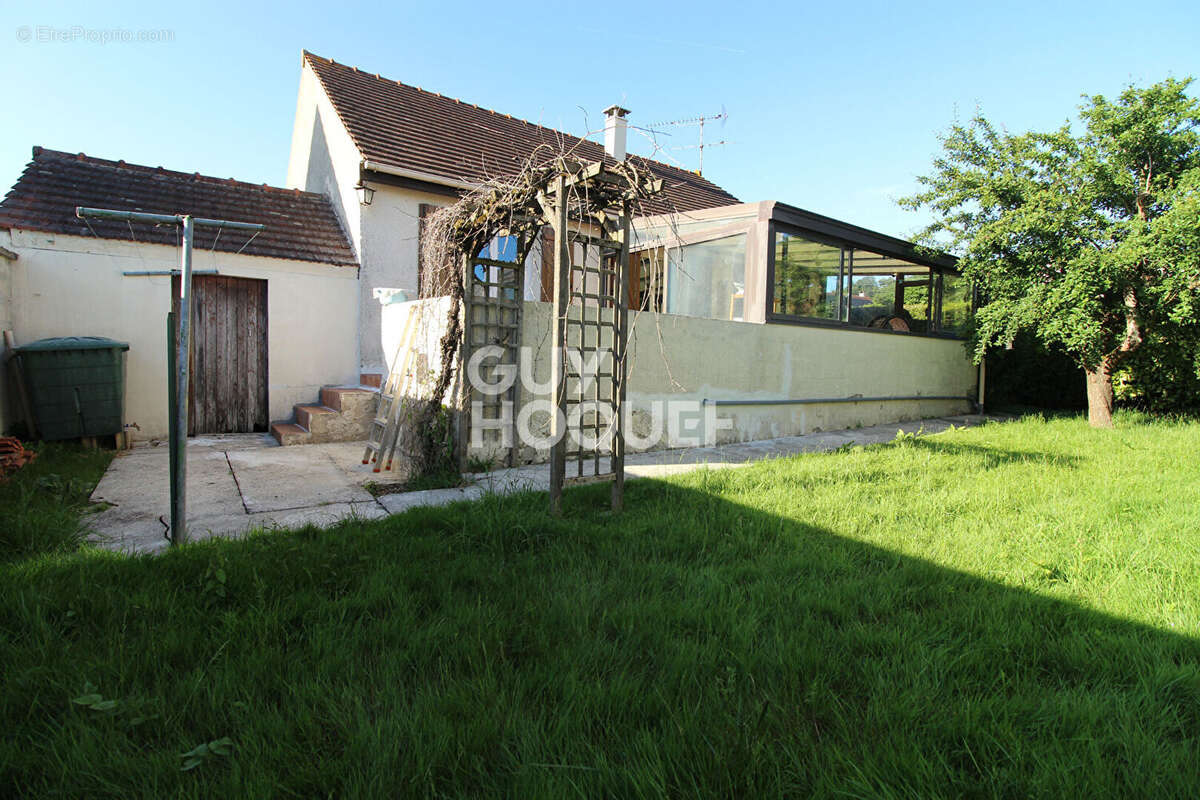 Maison à VERNEUIL-L'ETANG
