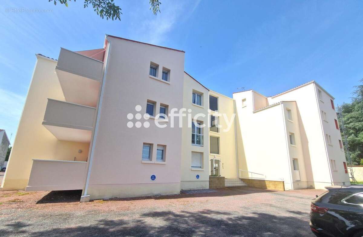 Appartement à SAINTES
